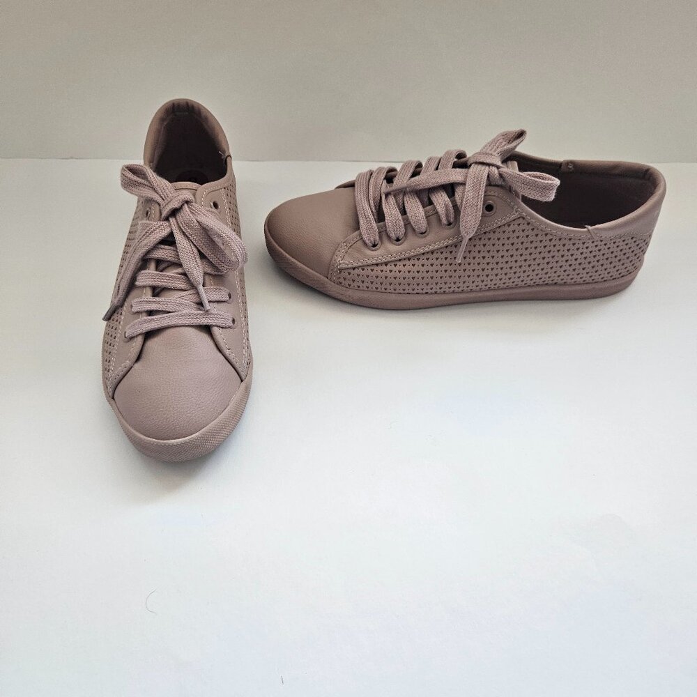 Nautica Tennis Shoes Sneakers,Sz 8, Blush Pink Hearts, Lace Up Low Tops